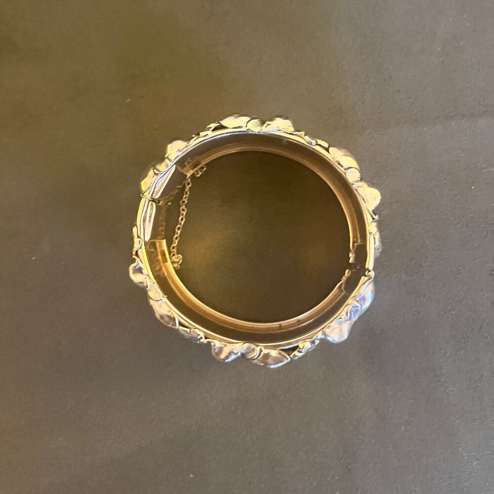 Vintage Goldtone Whiting & Davis Bangle Bracelet - Picture 13 of 13